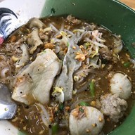ก๋วยเตี๋ยวหมูแม่เมาะ