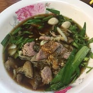 เมนูของร้าน ก๋วยเตี๋ยวเนื้อ สว่างอรุณ (โชคชัย4)