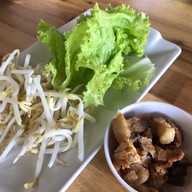 ก๋วยเตี๋ยวหมูแม่เมาะ