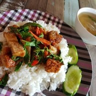 เมนูของร้าน สังวาลย์หมูกรอบ