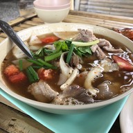 เมนูของร้าน ส้มตำป้าเอียดเกาะยอ