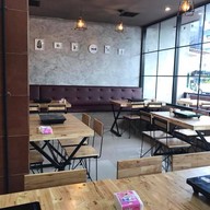 บรรยากาศ เทเบิ้ล ทรี ชาบู เฝอ หม้อไฟสไตล์เวียดนาม