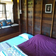 บ้านริมแหง รีสอร์ท