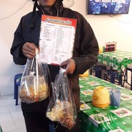 บรรยากาศ ป้อม & บอลตำถาดดากระเบิด(ปลาร้าอุบล) อ่อนนุช 30