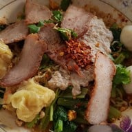 เมนูของร้าน ก๋วยเตี๋ยวต้มยำเจ๊ยี่