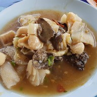 ร้านลาบลุงเสริฐ(ลาบร้อยเอ็ด)