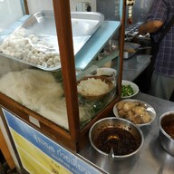 หน้าร้าน ลุงเหนอ ก๋วยเตี๋ยวทรงเครื่อง