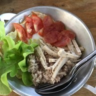 ไก่ย่างบ้านแคนหน้าพลาซ่า