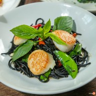 เมนูของร้าน All Six To Twelve Café & Social Bar หลังสวน