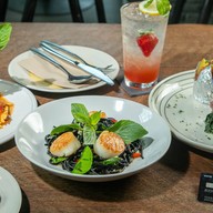 เมนูของร้าน All Six To Twelve Café & Social Bar หลังสวน
