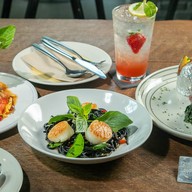 เมนูของร้าน All Six To Twelve Café & Social Bar หลังสวน