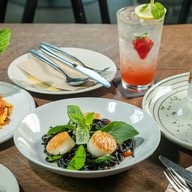 เมนูของร้าน All Six To Twelve Café & Social Bar หลังสวน