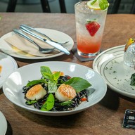 เมนูของร้าน All Six To Twelve Café & Social Bar หลังสวน