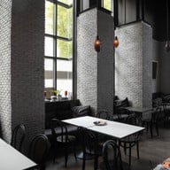 บรรยากาศ All Six To Twelve Café & Social Bar หลังสวน