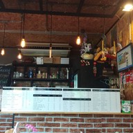 หน้าร้าน Sweet Mustache Coffee & Dessert