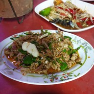เมนูของร้าน ลาบเป็ด ข้างเสวนาพาเพลิน