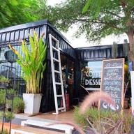 Sweet Mustache Coffee & Dessert