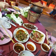 เมนูของร้าน ลาบเป็ด ข้างเสวนาพาเพลิน