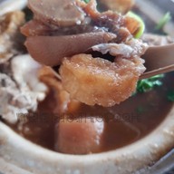 เมนูของร้าน อาลุนบะกุ๊ดเต๋