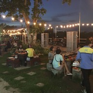 บรรยากาศ ท่าเคียนหมูกระทะ