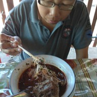 ก๋วยเตี๋ยวกระดูกหมูป้ากรรณ