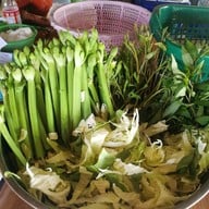 ส้มตำแอนริมทาง