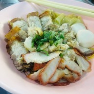 เมนูของร้าน สหชัย บะหมี่ เกี๊ยว ปู หมูแดง ราชพฤกษ์