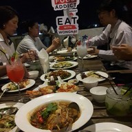 บรรยากาศ Quip Sky Bar