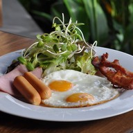 Rhino Restaurant @phuripai Villa