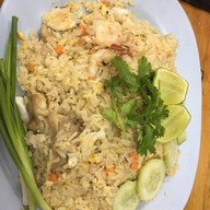 เมนูของร้าน ครัวเมืองลพ คนเมืองลิง