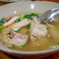 เมนูของร้าน บะหมี่เกี๊ยวน้ำโกวอน