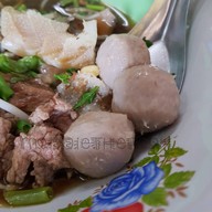 เมนูของร้าน ก๋วยเตี๋ยวเนื้อ ศรเดชโภชนา