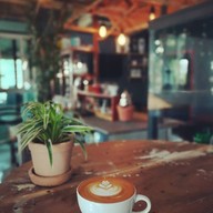 เมนูของร้าน บ้านศิลป์ ลาภิน วัดร่องขุ่น