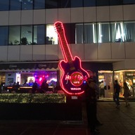 หน้าร้าน Hard Rock Cafe Yangon