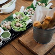 เมนูของร้าน A little while