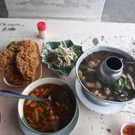 ลุงนพอาหารป่า