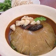 ใหญ่หูฉลาม