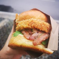 เมนูของร้าน Mother Trucker Burger