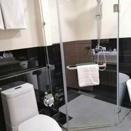 10 Ekamai Suites By Aspira