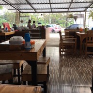 บรรยากาศ ก๋วยเตี๋ยวปลา ท่าม่วง