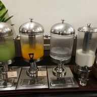 โรงแรมสองพันบุรี