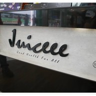 หน้าร้าน Juiceee Jaya One