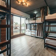 33 Poshtel