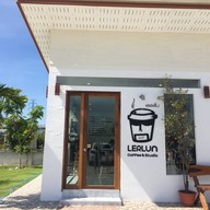 หน้าร้าน LerLun Coffee & Studio