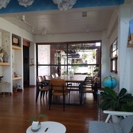 บรรยากาศ Something About Earn