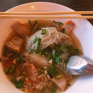 เมนูของร้าน ก๋วยเตี๋ยวห้อยขาริมน่าน
