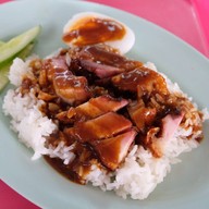 เมนูของร้าน ข้าวหมูแดงนายกิ้ว สาขา 2(กลางซอย สุขุมวิท1)