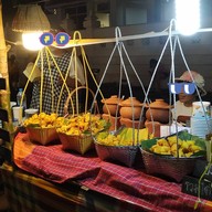 ตลาดน้ำสุขใจ