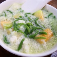 เมนูของร้าน เจ๊ทู่คลองเตย ก๋วยเตี๋ยวลูกชิ้นปลา สามแยกคลองเตย