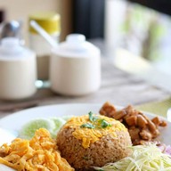 ร้านอาหารสุขใจ